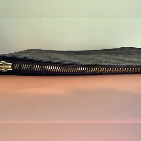 Louis Vuitton Zip Portfolio *RARE* - Picture 12 of 15